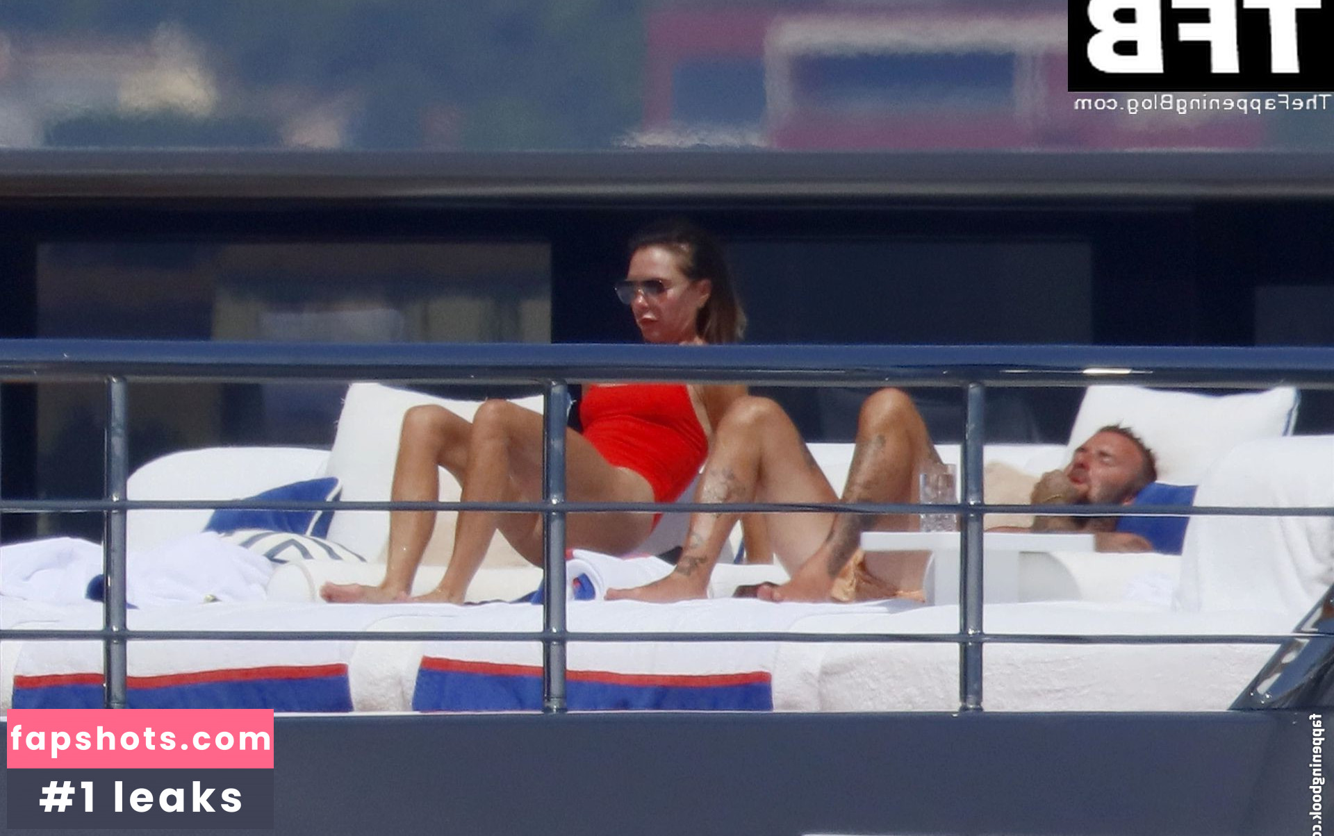 Victoria Beckham gallery photo #80