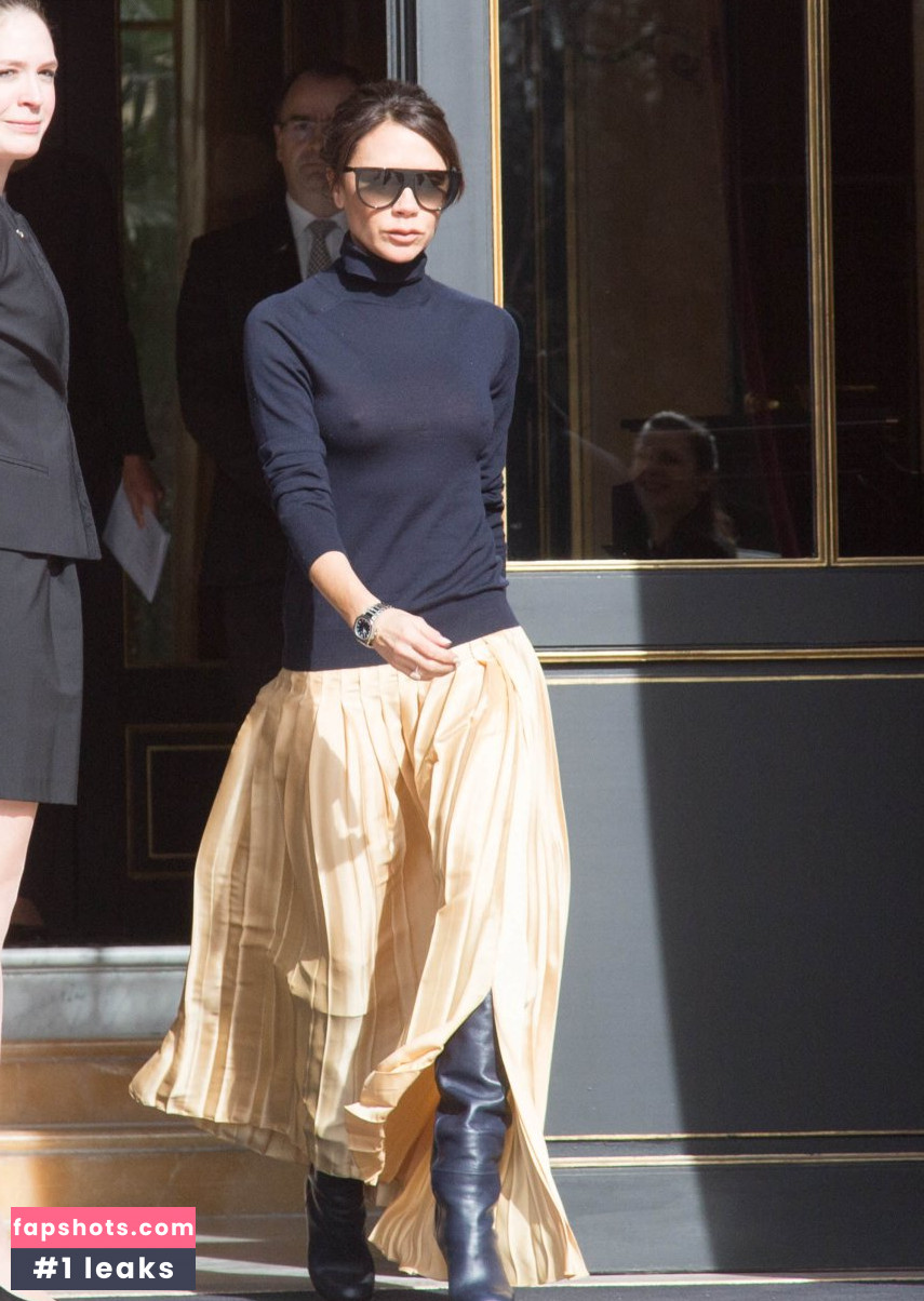 Victoria Beckham gallery photo #793