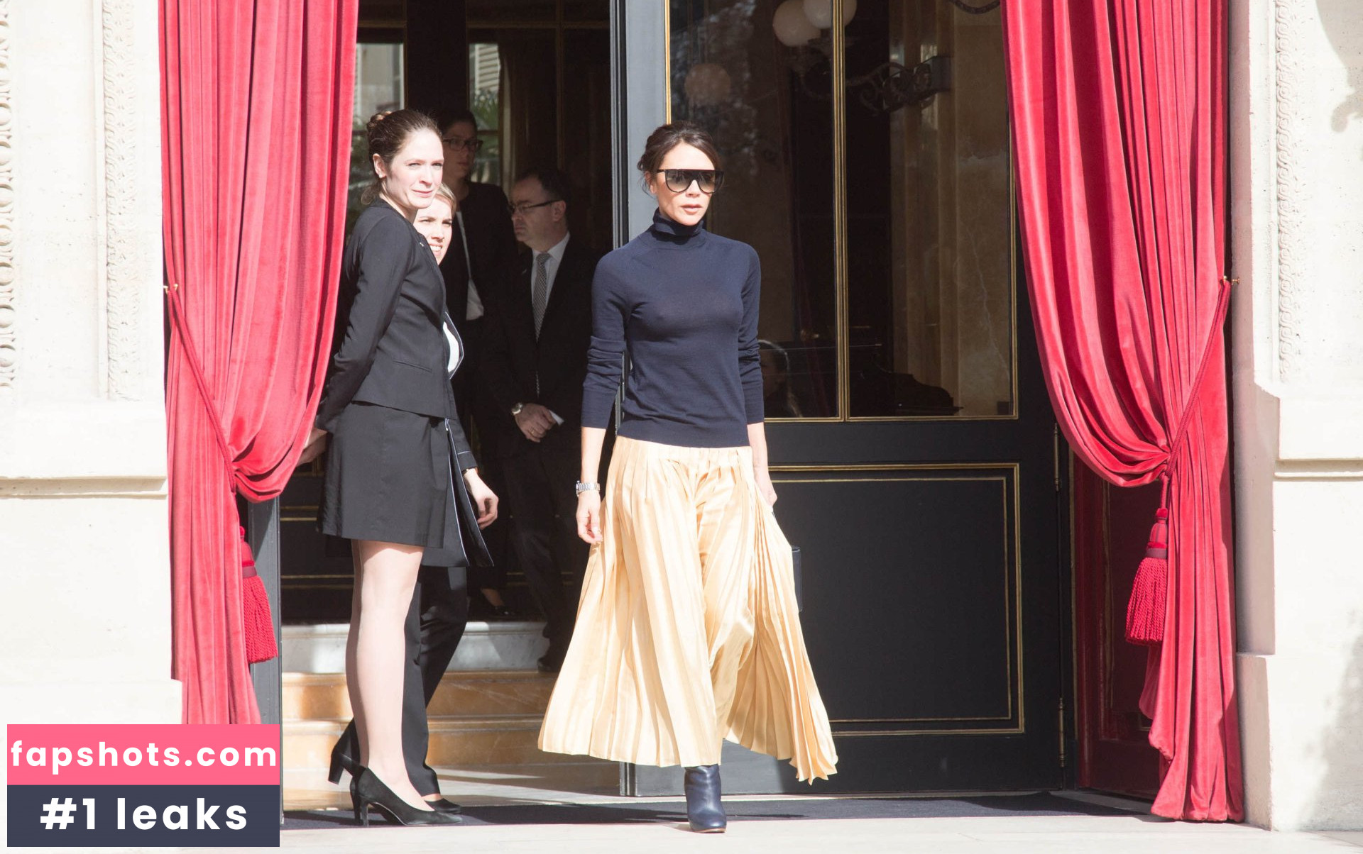 Victoria Beckham gallery photo #794