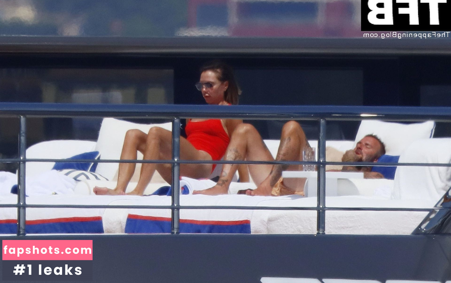 Victoria Beckham gallery photo #81