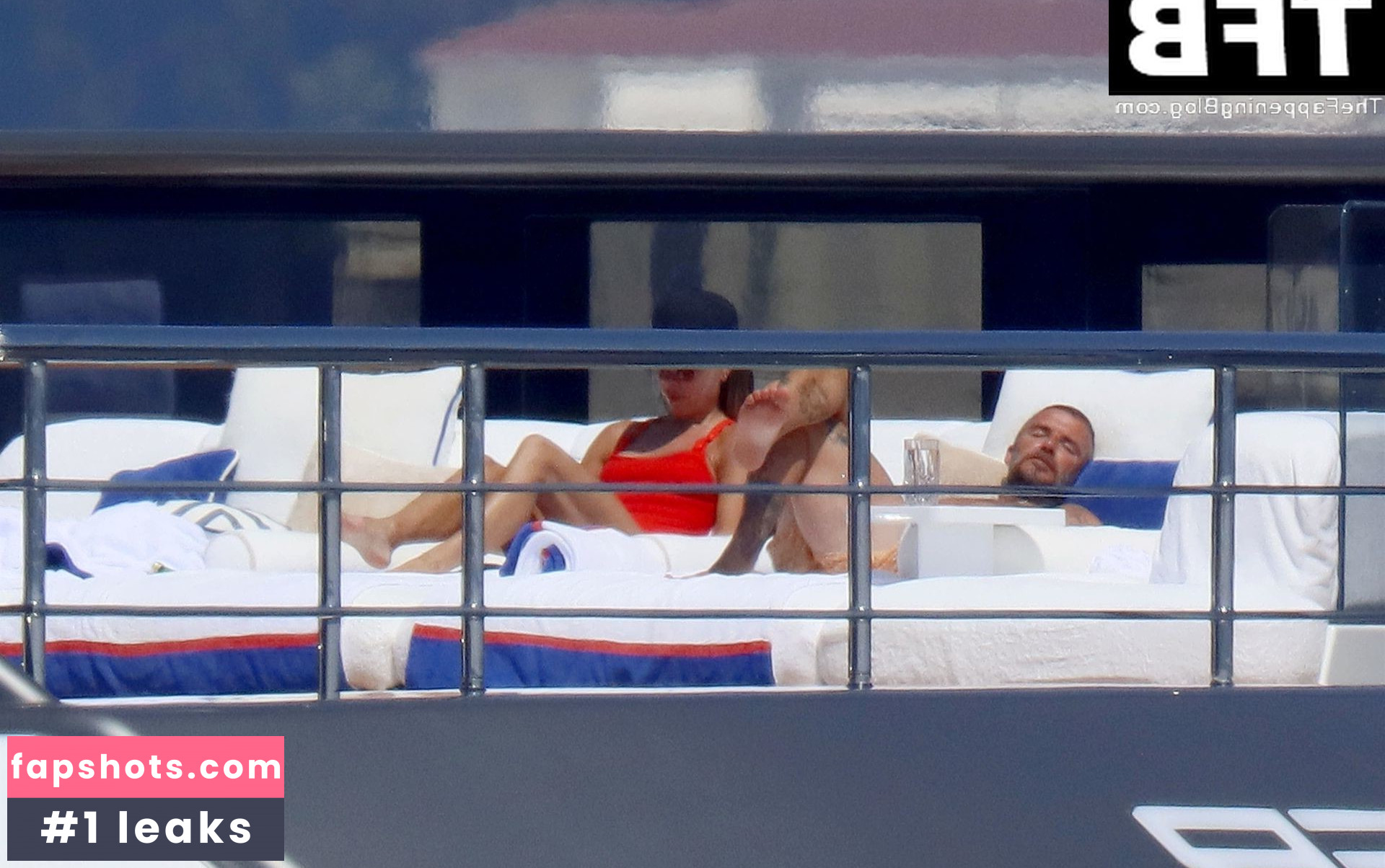 Victoria Beckham gallery photo #84