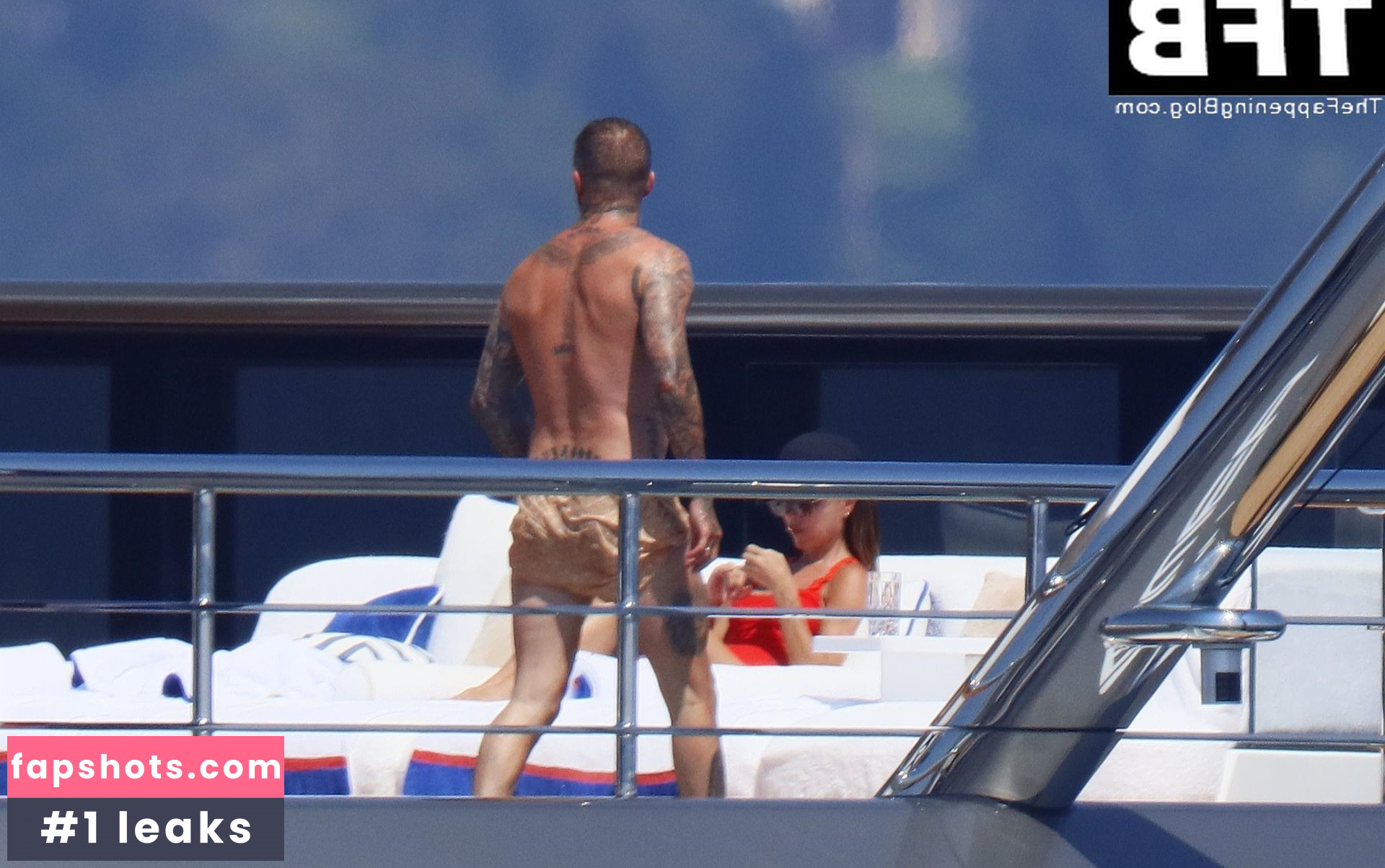 Victoria Beckham gallery photo #86