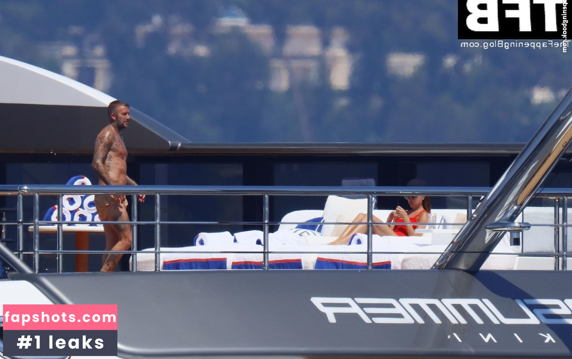 Victoria Beckham gallery photo #89