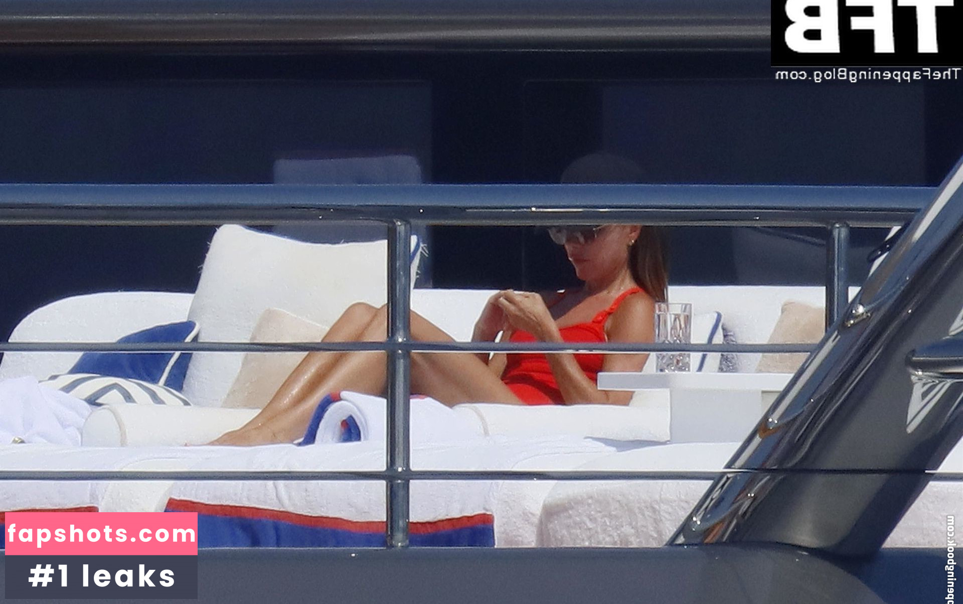 Victoria Beckham gallery photo #90