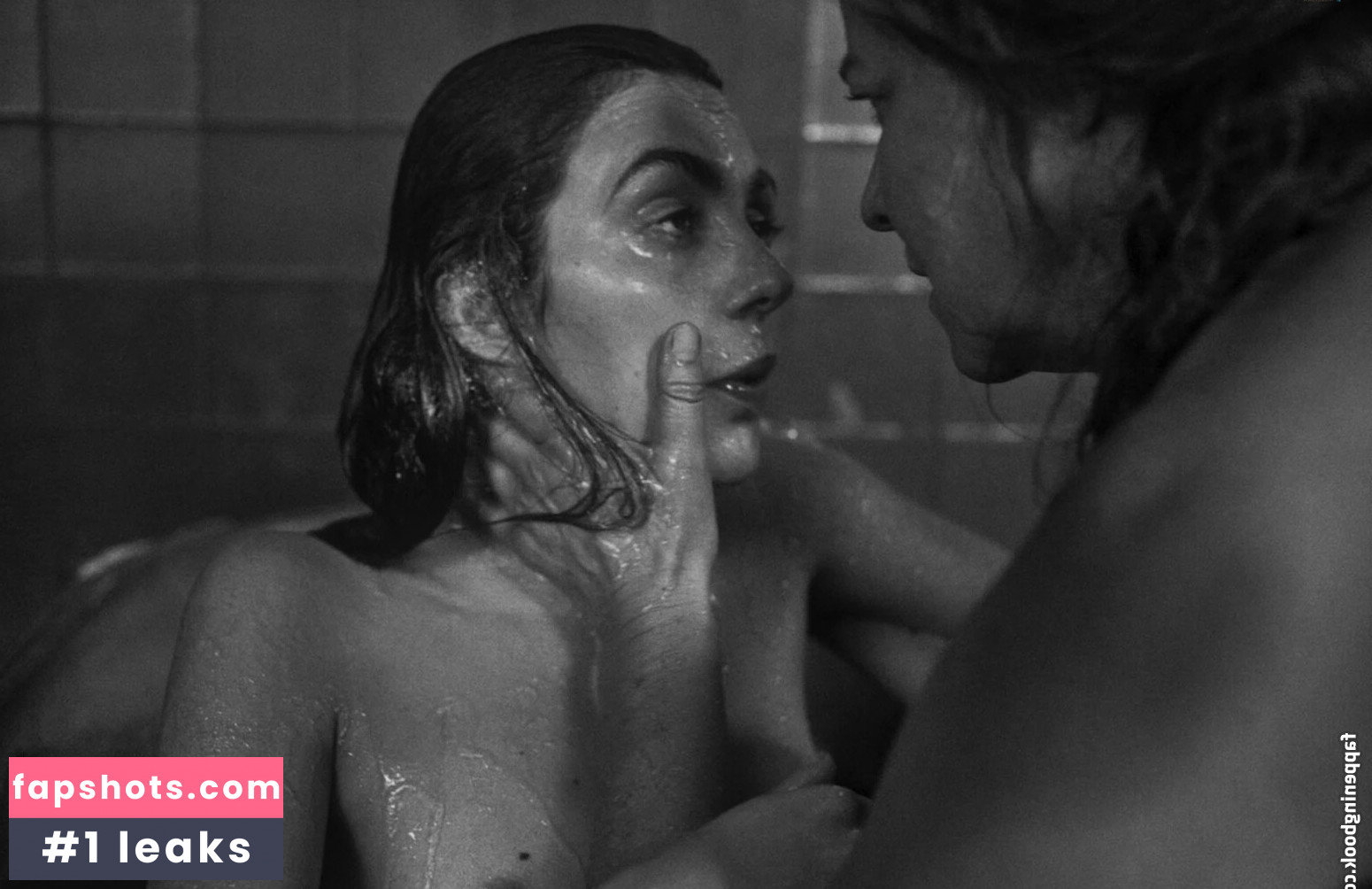 Victoria Carmen gallery photo #7