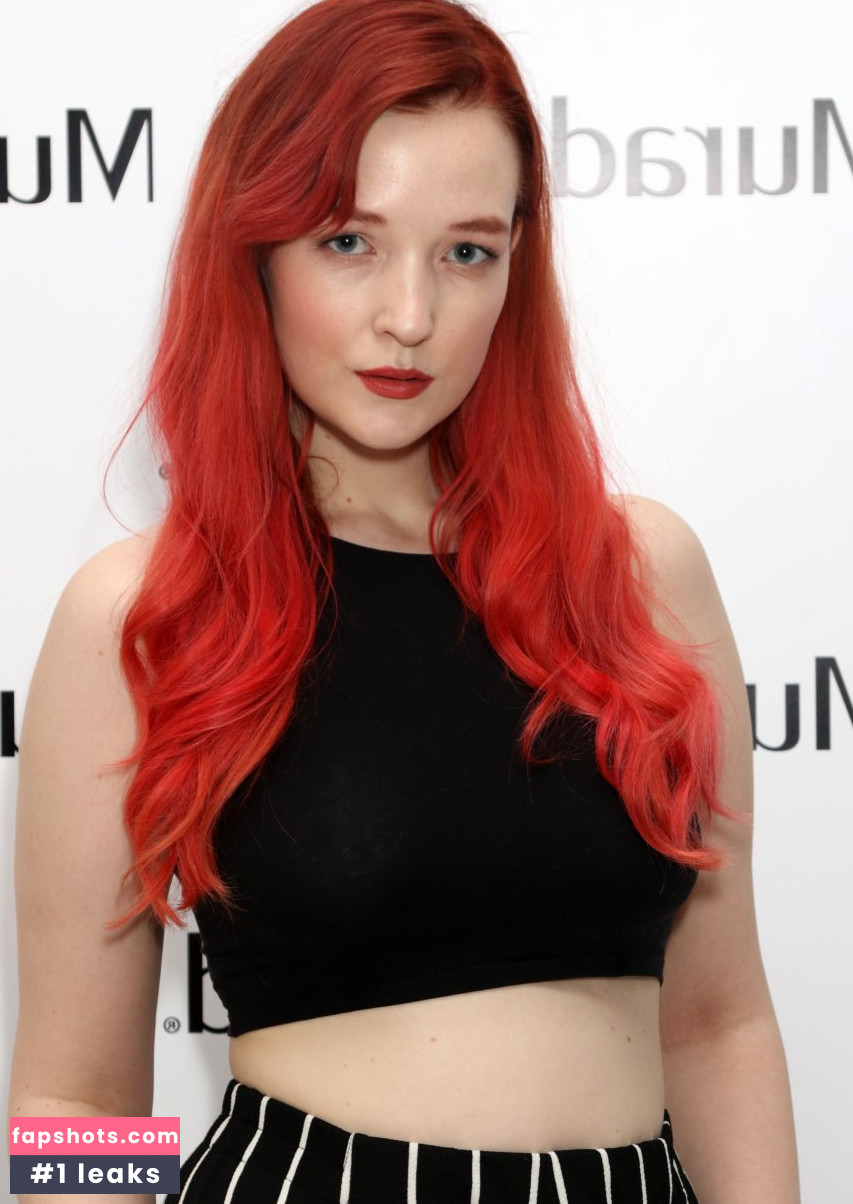 Victoria Clay gallery photo #111