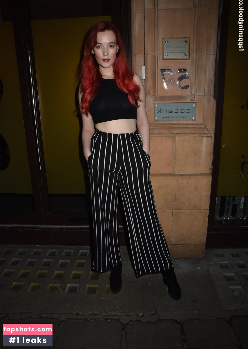 Victoria Clay gallery photo #123