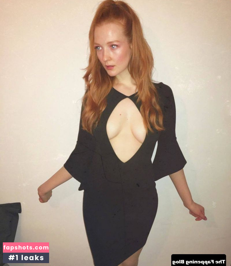 Victoria Clay gallery photo #21