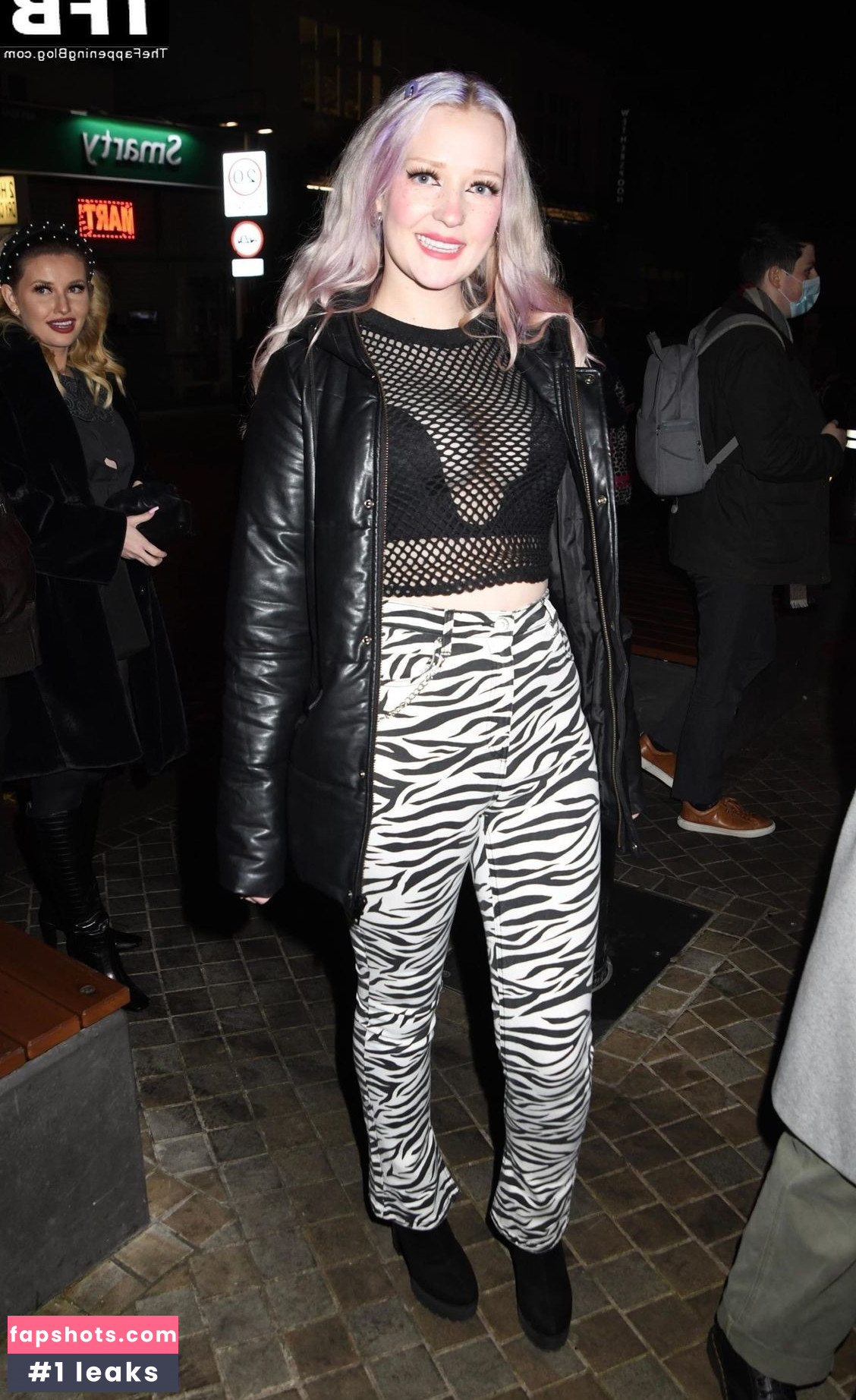 Victoria Clay gallery photo #48