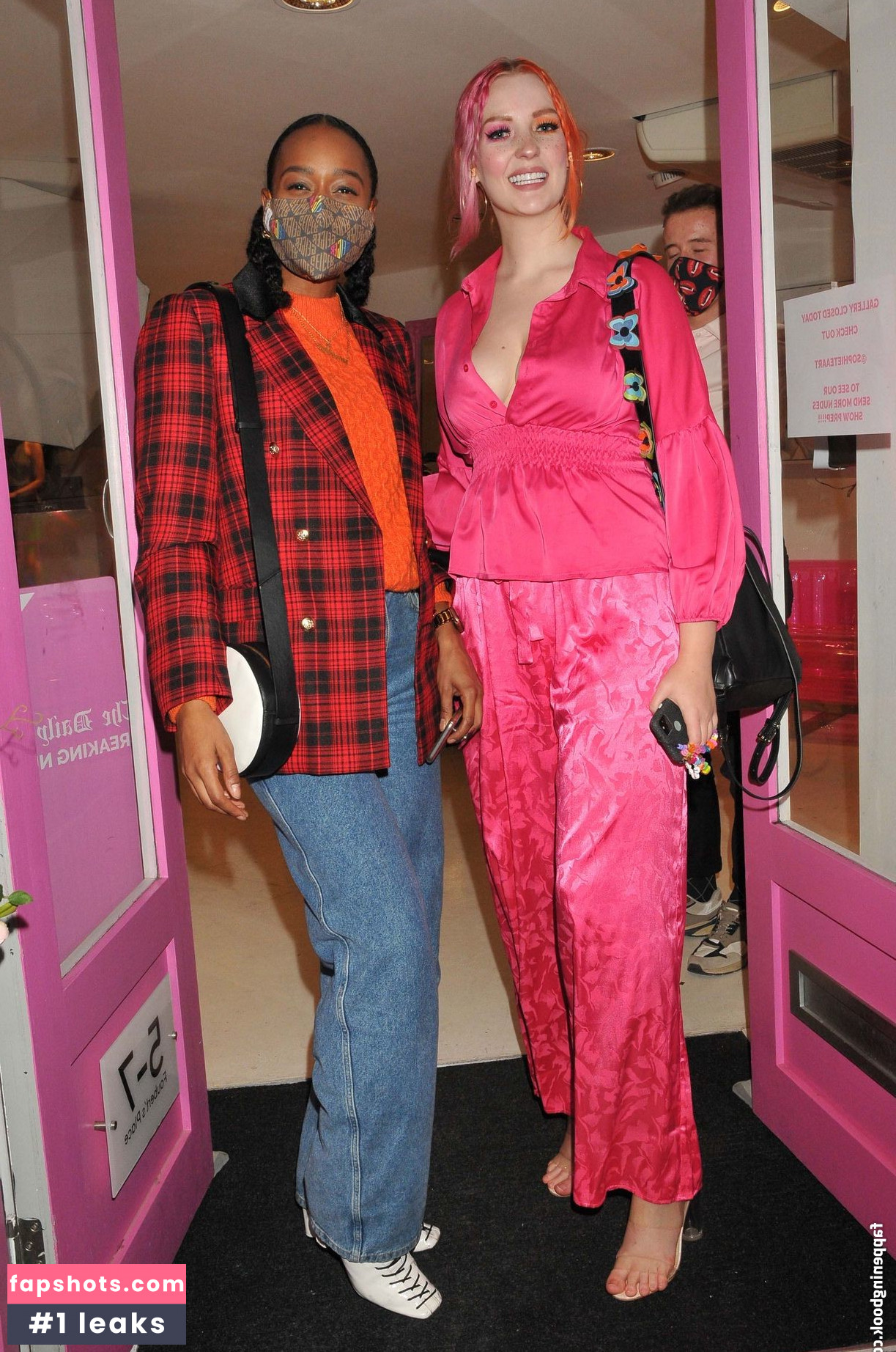 Victoria Clay gallery photo #66