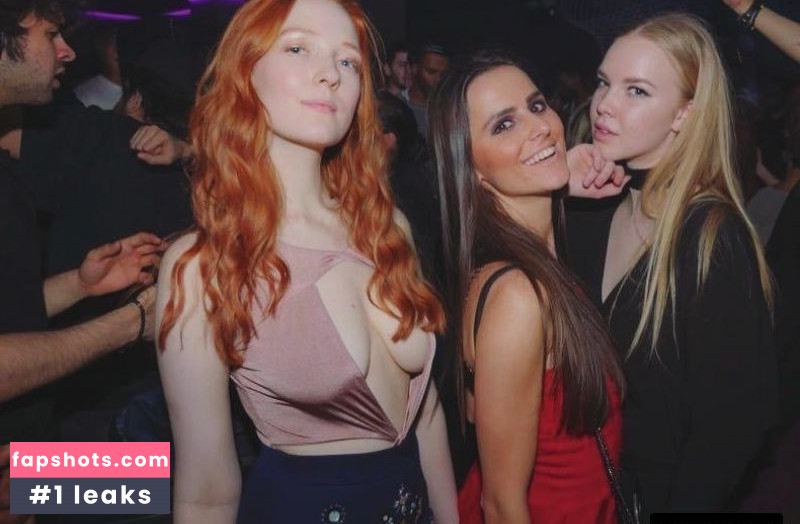 Victoria Clay gallery photo #10