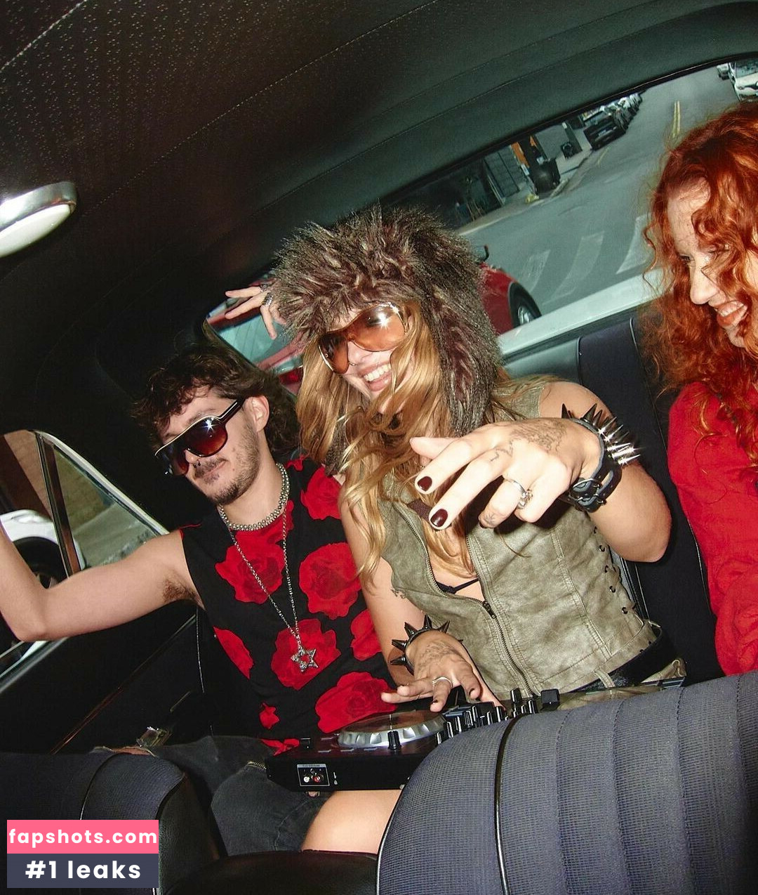 Victoria De Angelis (Maneskin bassist) gallery photo #12