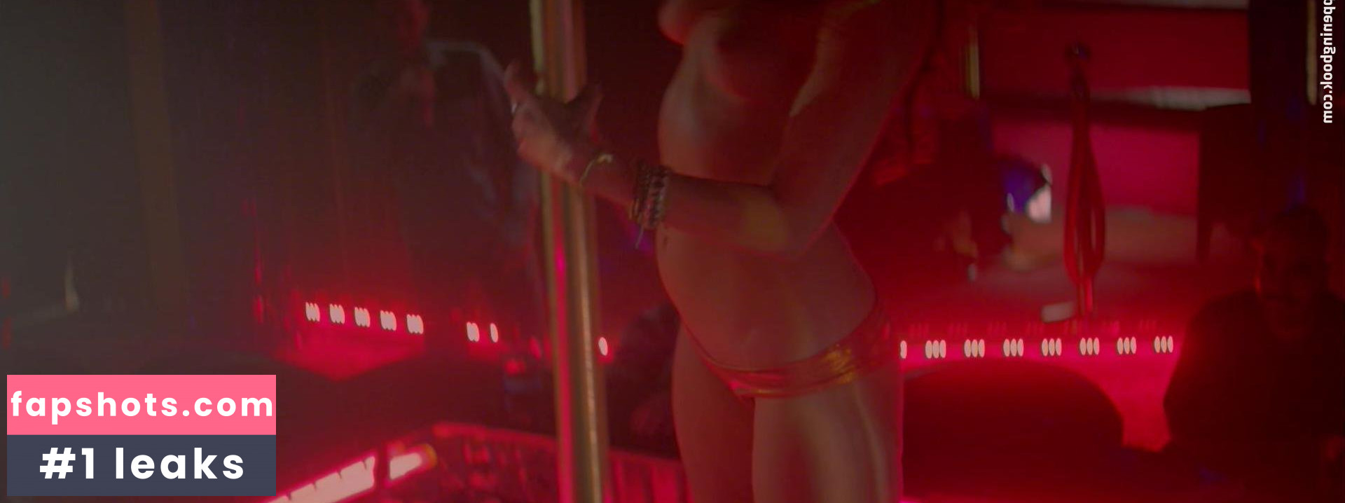 Victoria De Mare gallery photo #13