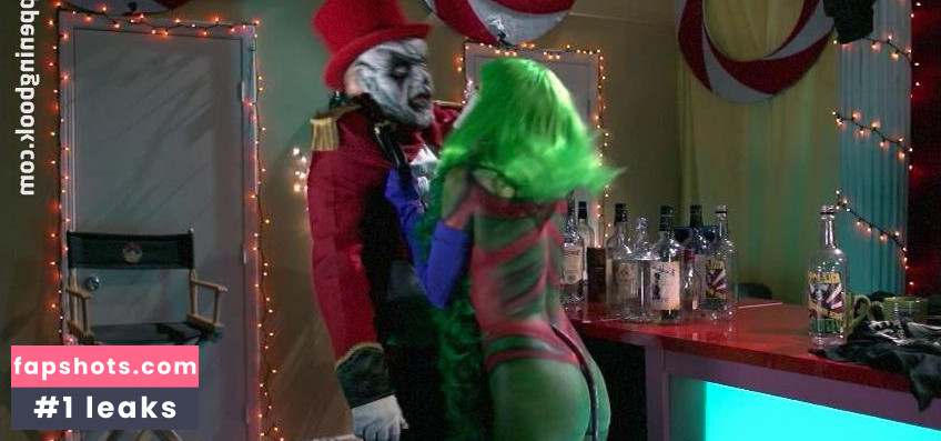 Victoria De Mare gallery photo #15