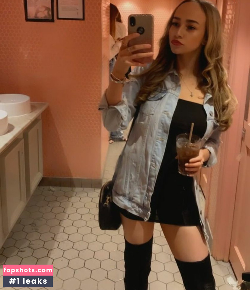 Victoria Hillyard gallery photo #31