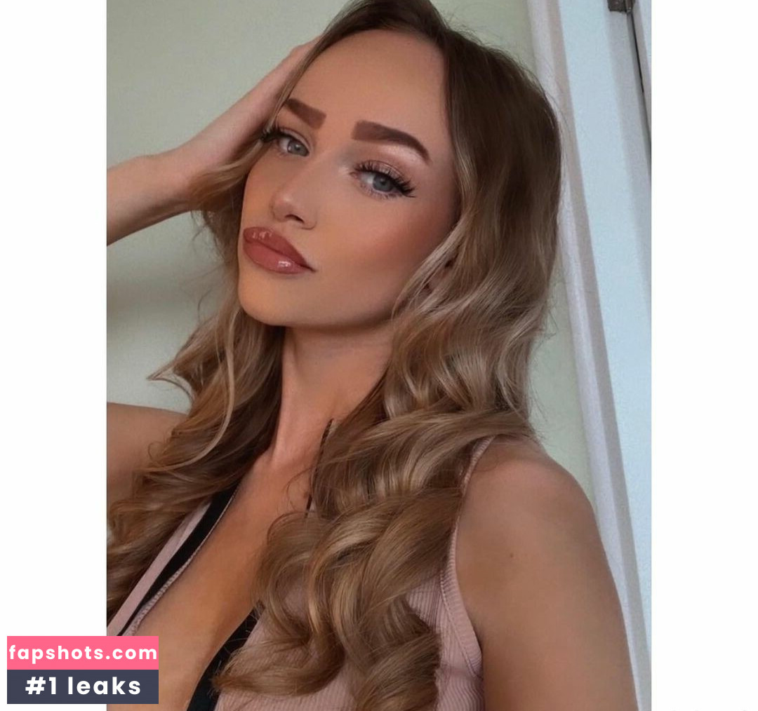 Victoria Hillyard gallery photo #9