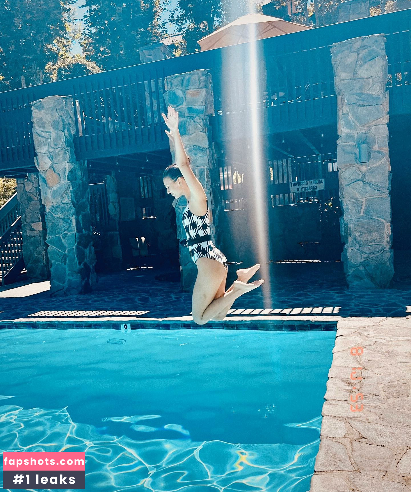 Victoria Justice gallery photo #1108