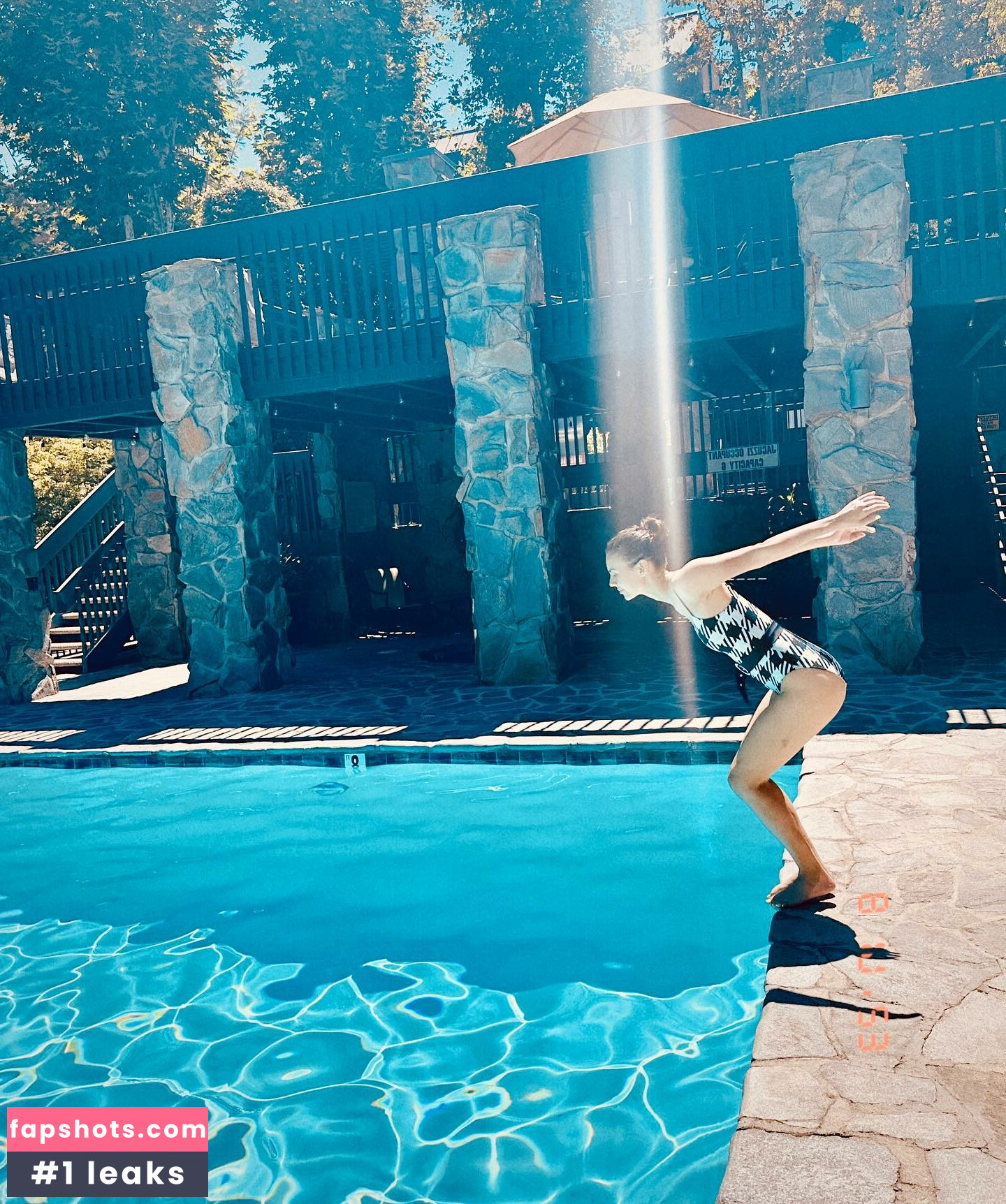 Victoria Justice gallery photo #1109