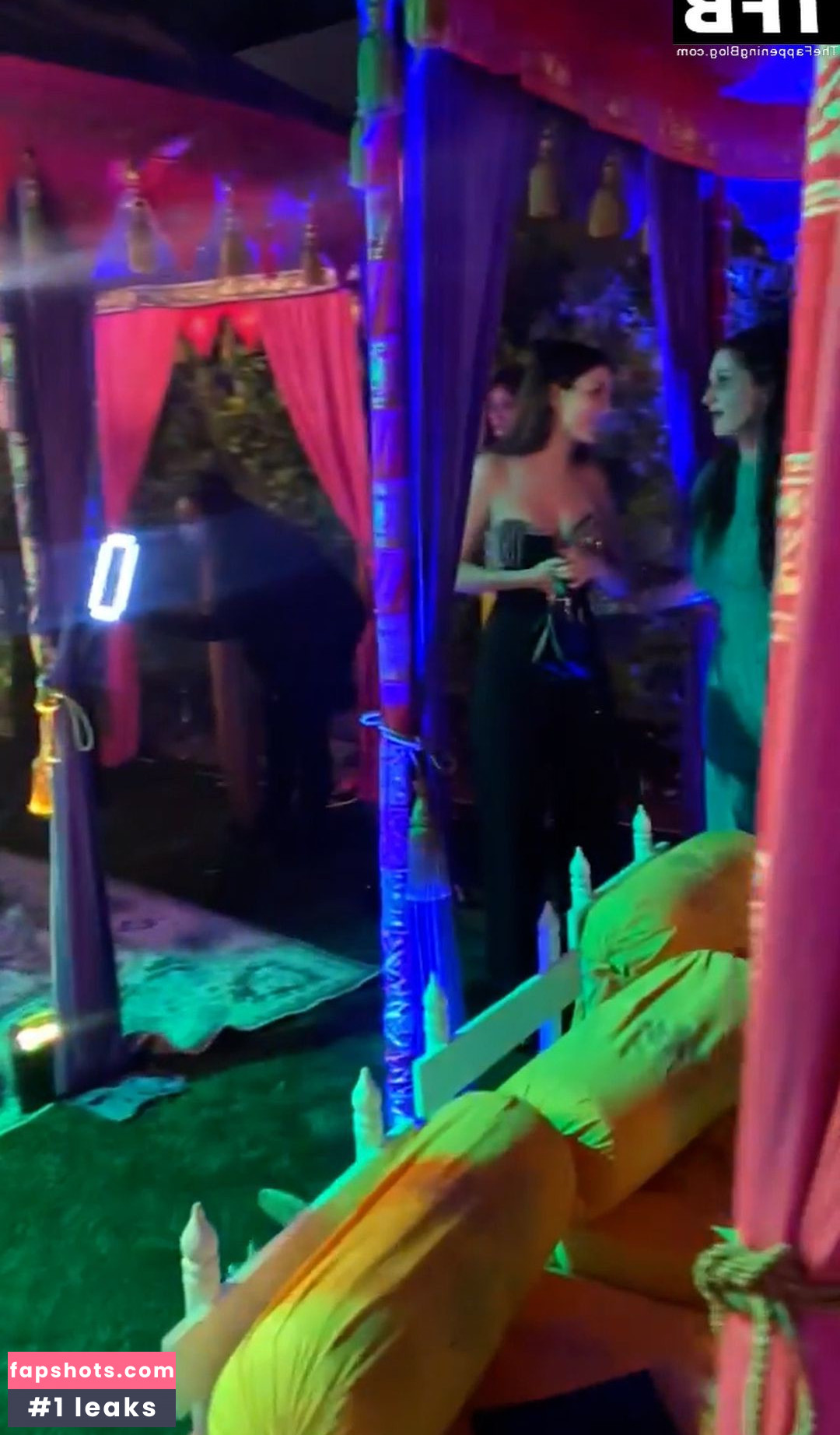 Victoria Justice Nahé úniky fotek pouze od fanoušků #2446 - Fapshots