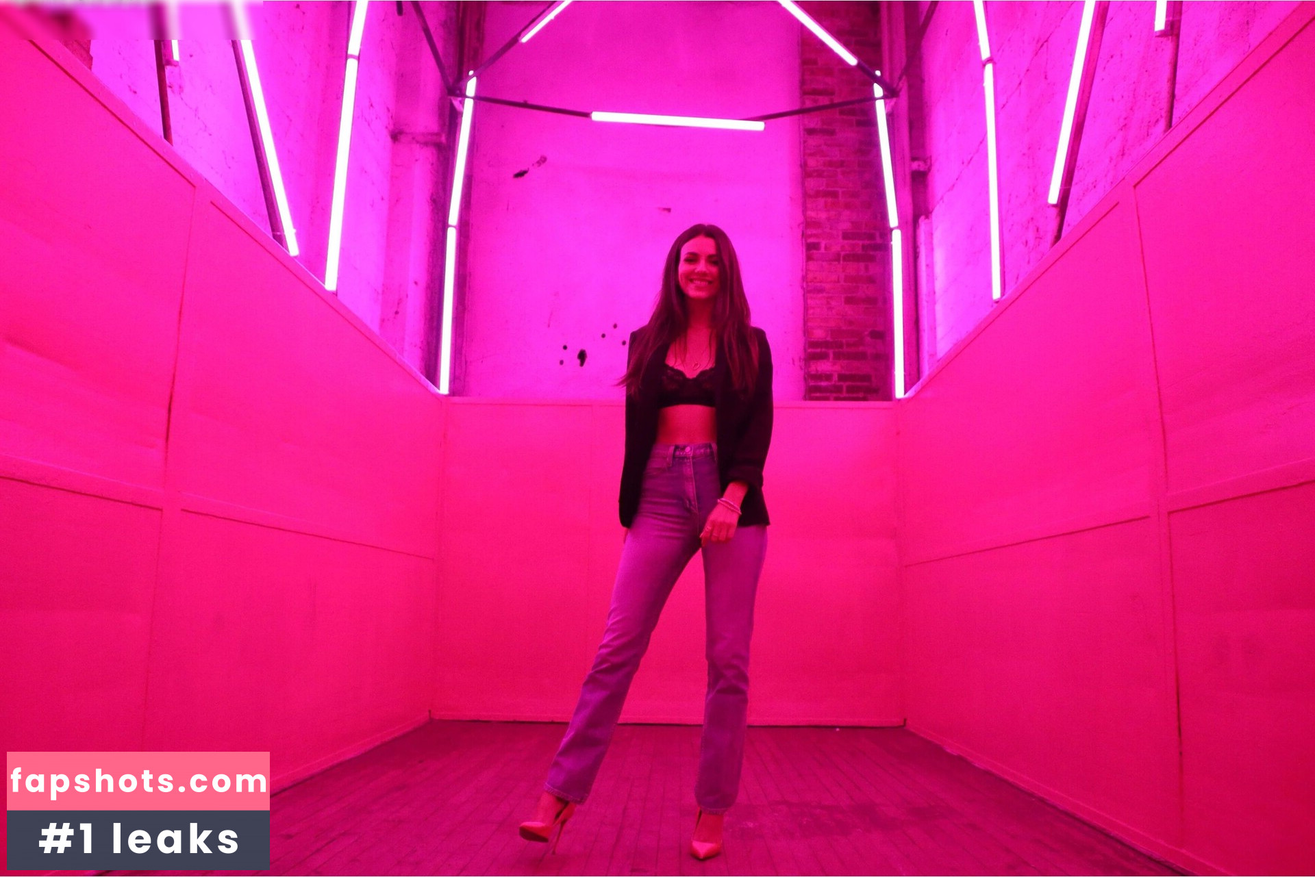 Victoria Justice gallery photo #586