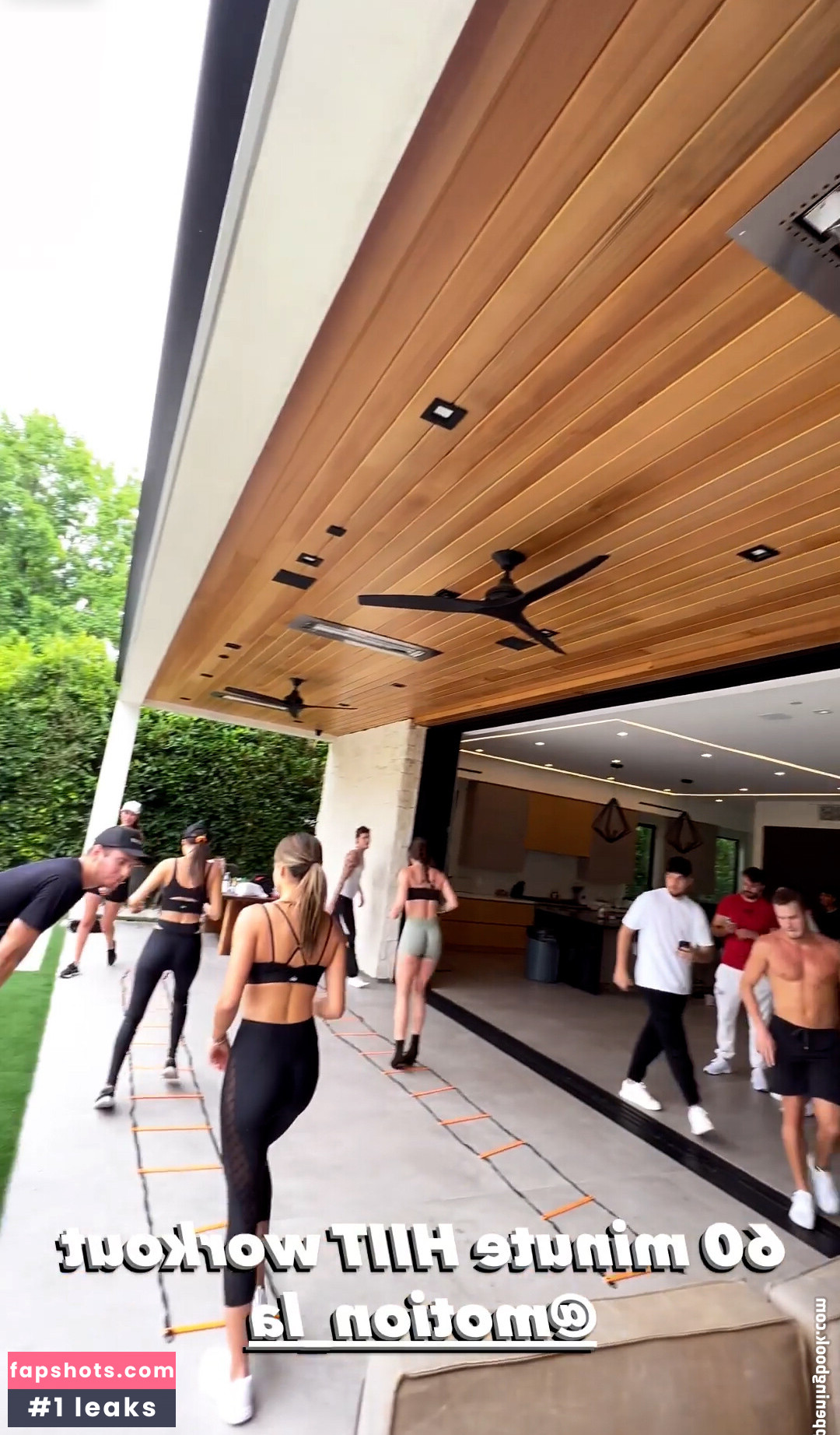 Victoria Justice gallery photo #601