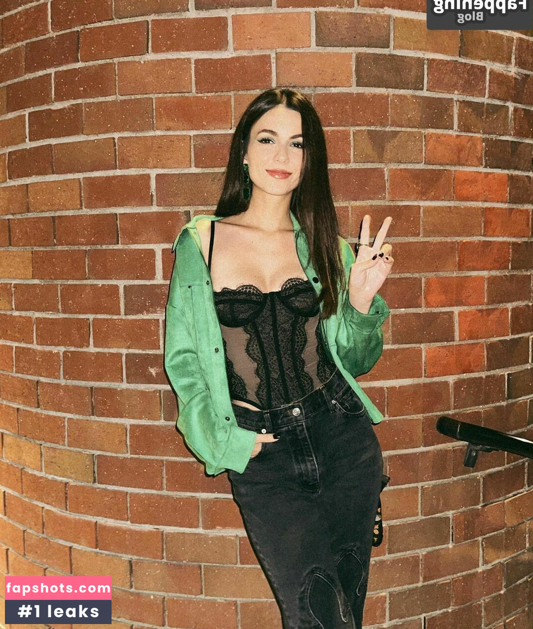 Victoria Justice gallery photo #935