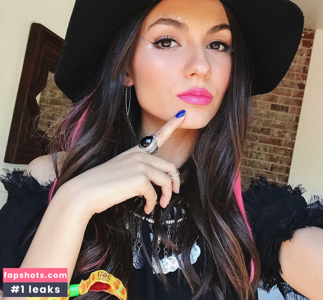 Victoria Justice gallery photo #959