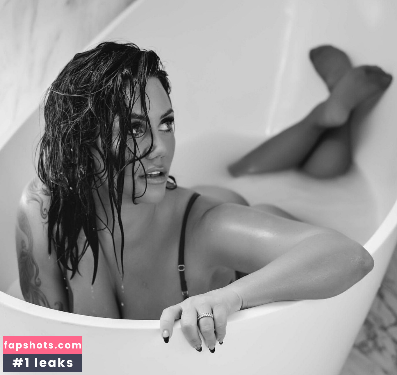 Victoria Love gallery photo #34