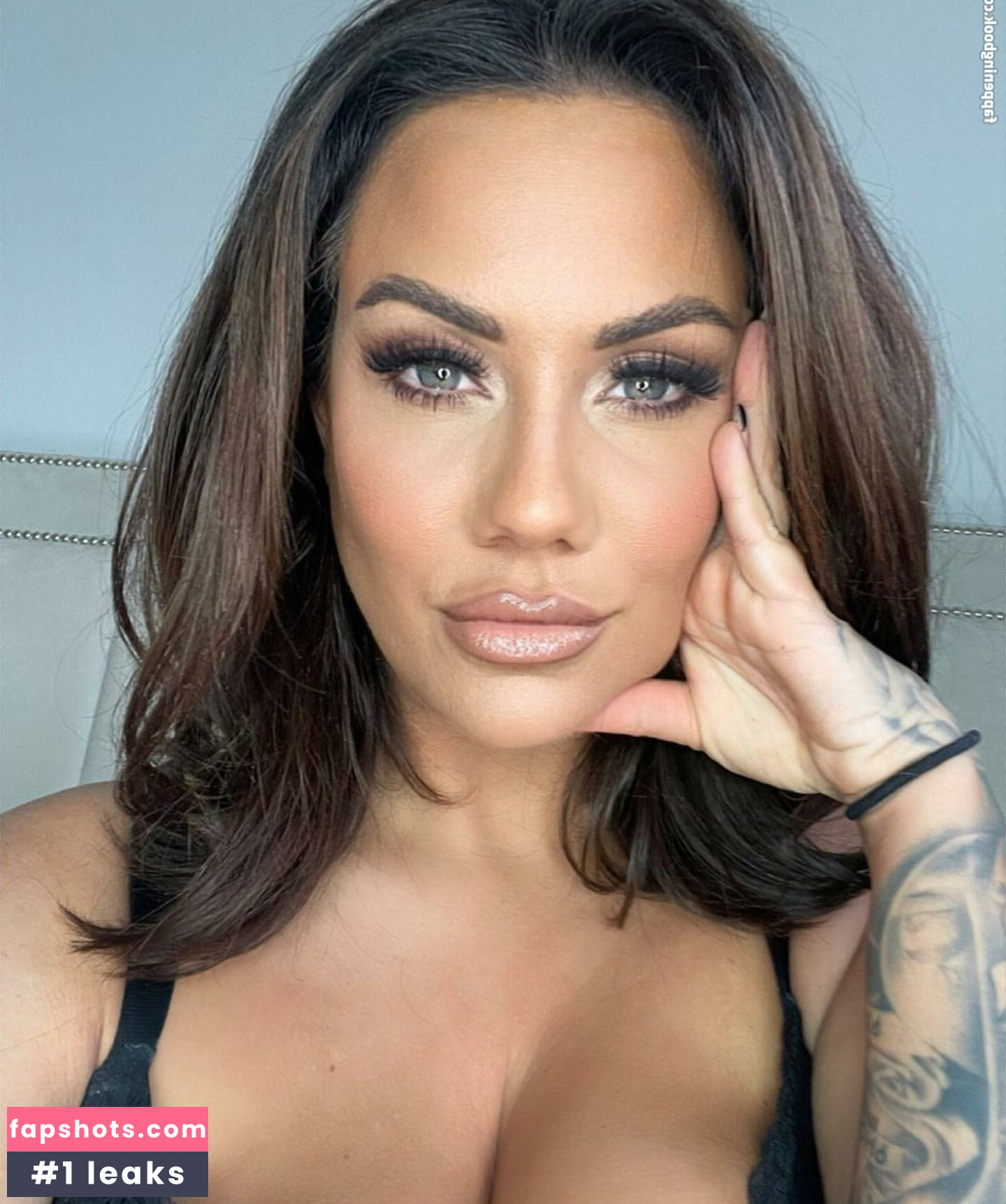 Victoria Love gallery photo #39