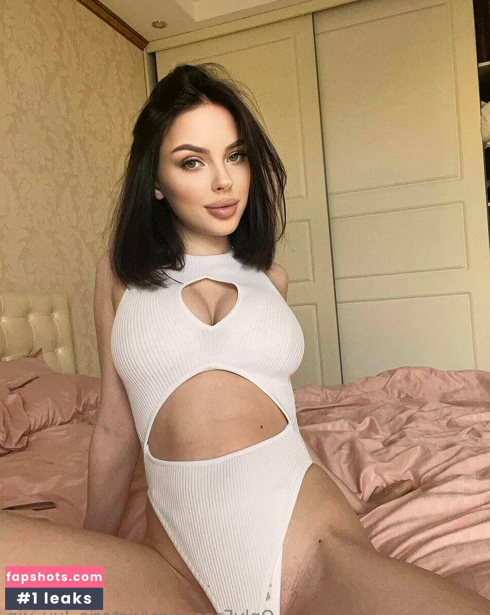 Victoria Luv gallery photo #11