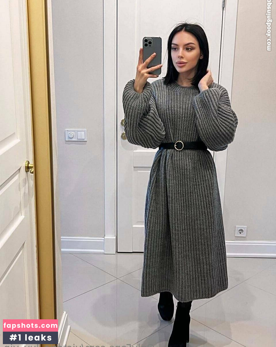 Victoria Luv gallery photo #12