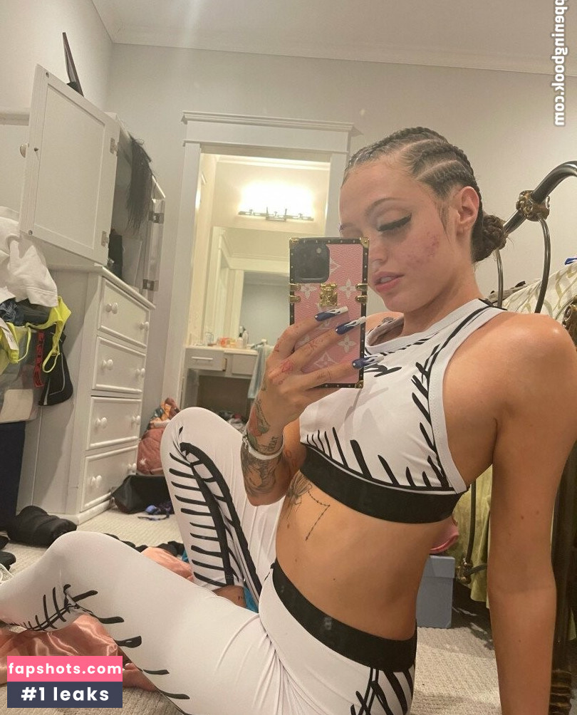 Victoria Rclaiire gallery photo #6