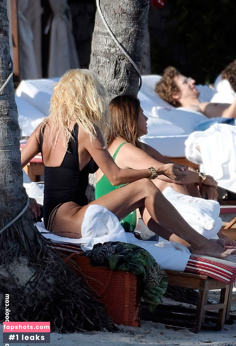 Victoria Silvstedt gallery photo #1527