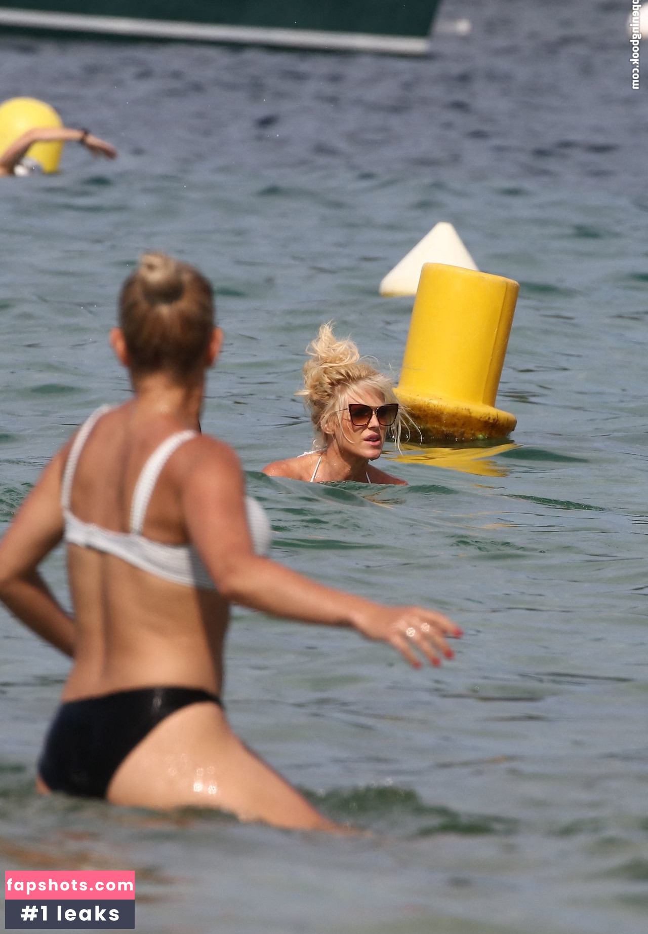 Victoria Silvstedt gallery photo #1799