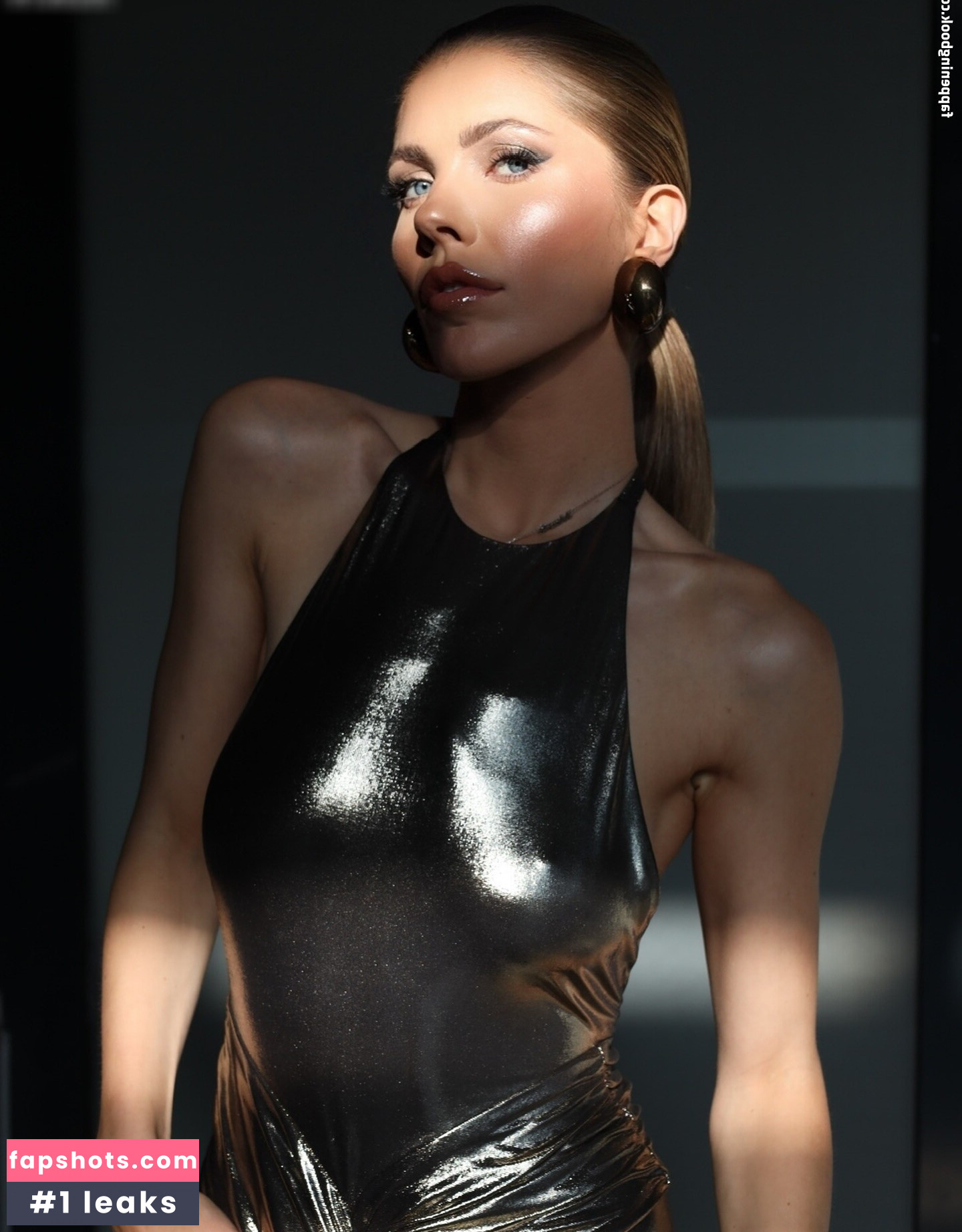 Victoria Swarovski gallery photo #2