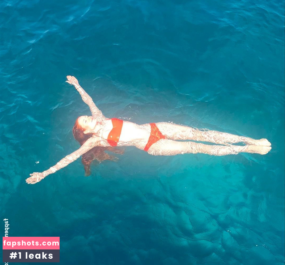 Victoria Swarovski gallery photo #122