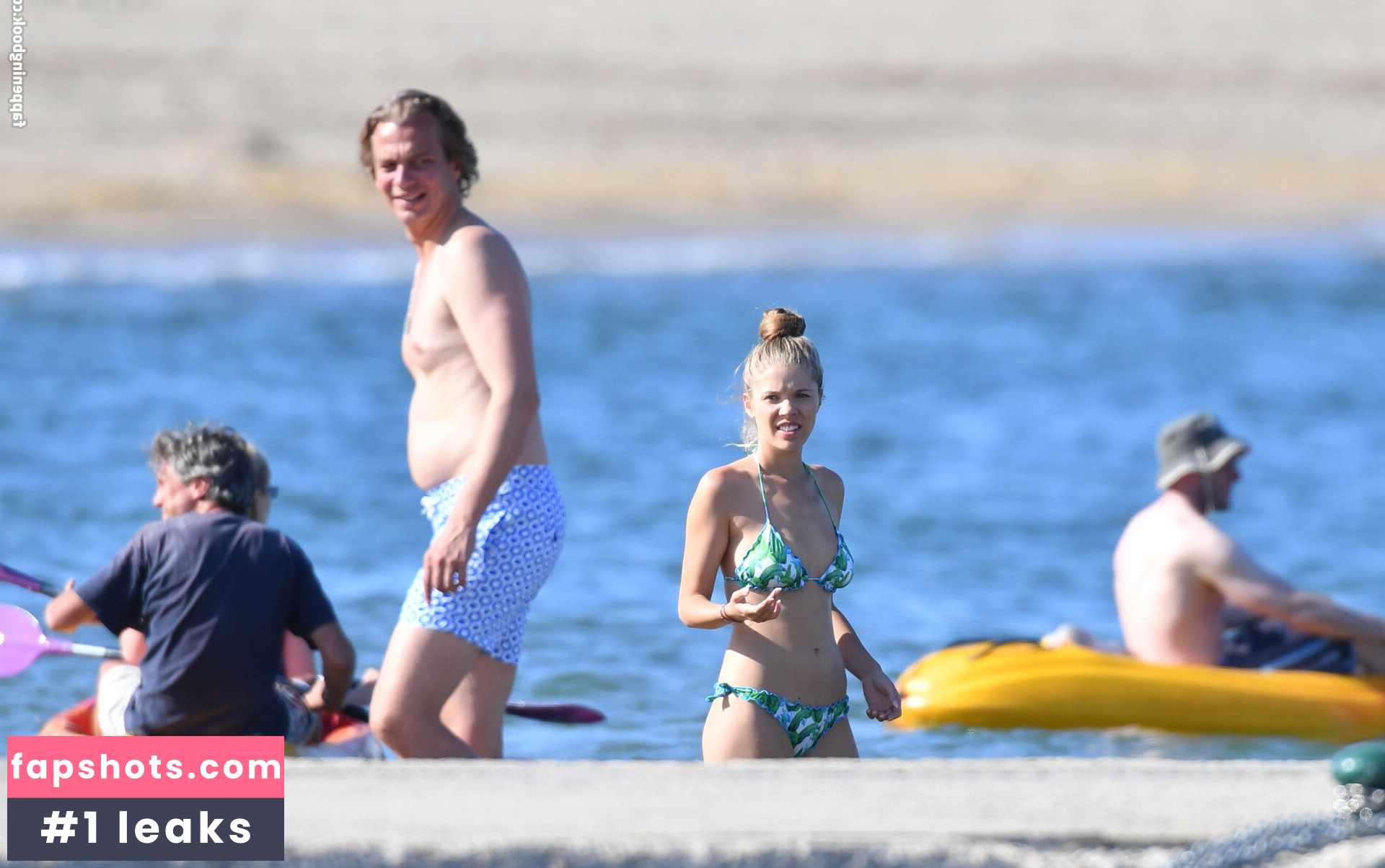 Victoria Swarovski gallery photo #26