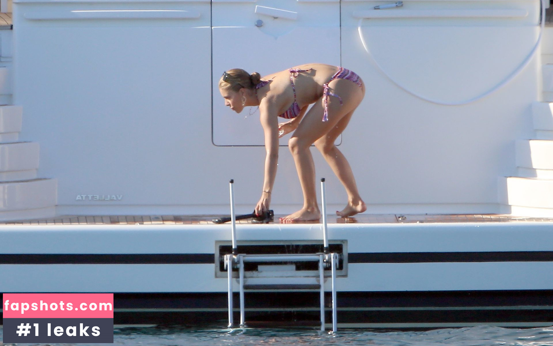 Victoria Swarovski gallery photo #57