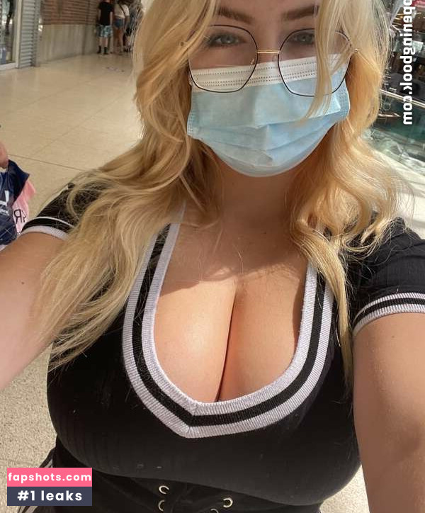 Victoria Velvet gallery photo #17