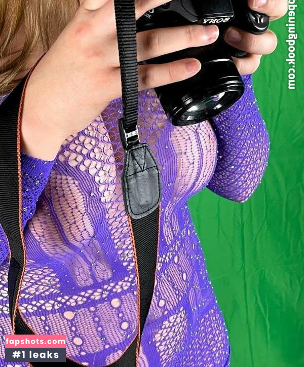 Victoria Velvet gallery photo #8