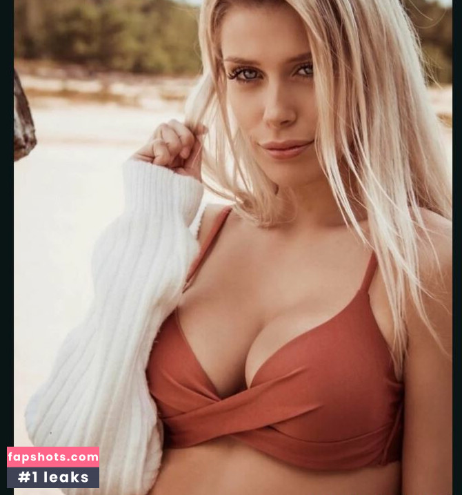 Victoria Vermeer gallery photo #3