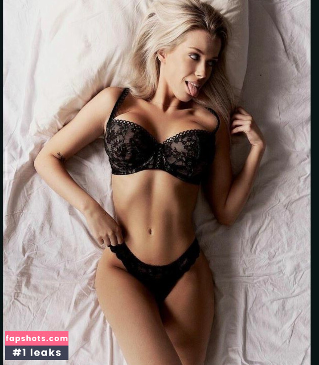 Victoria Vermeer gallery photo #4