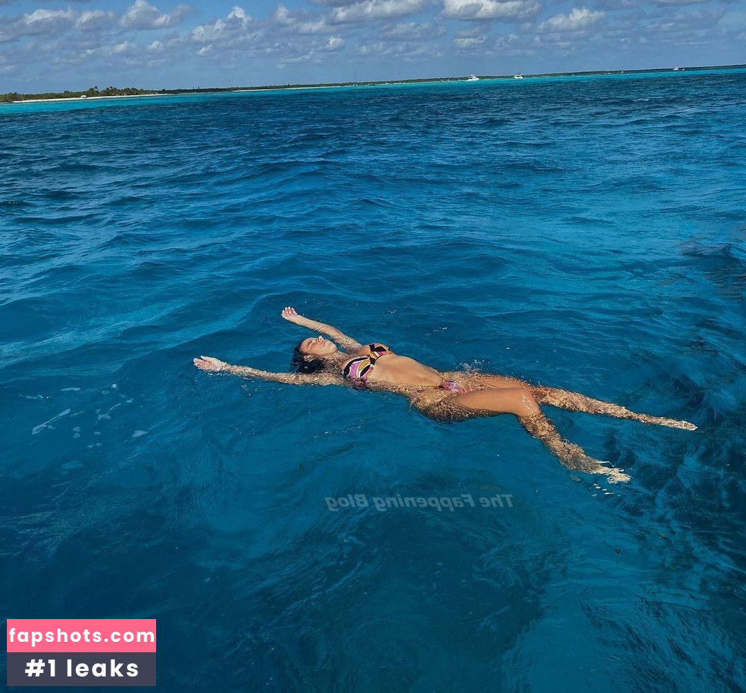 Victoria Villarroel Gamero gallery photo #92