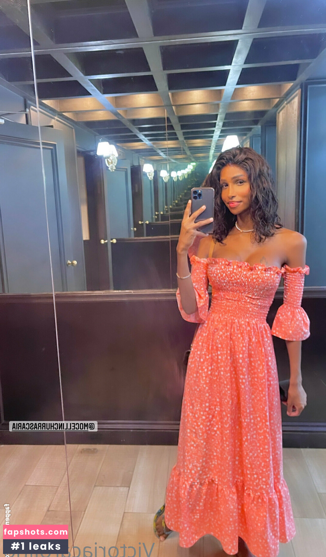 victoriacarolino gallery photo #23