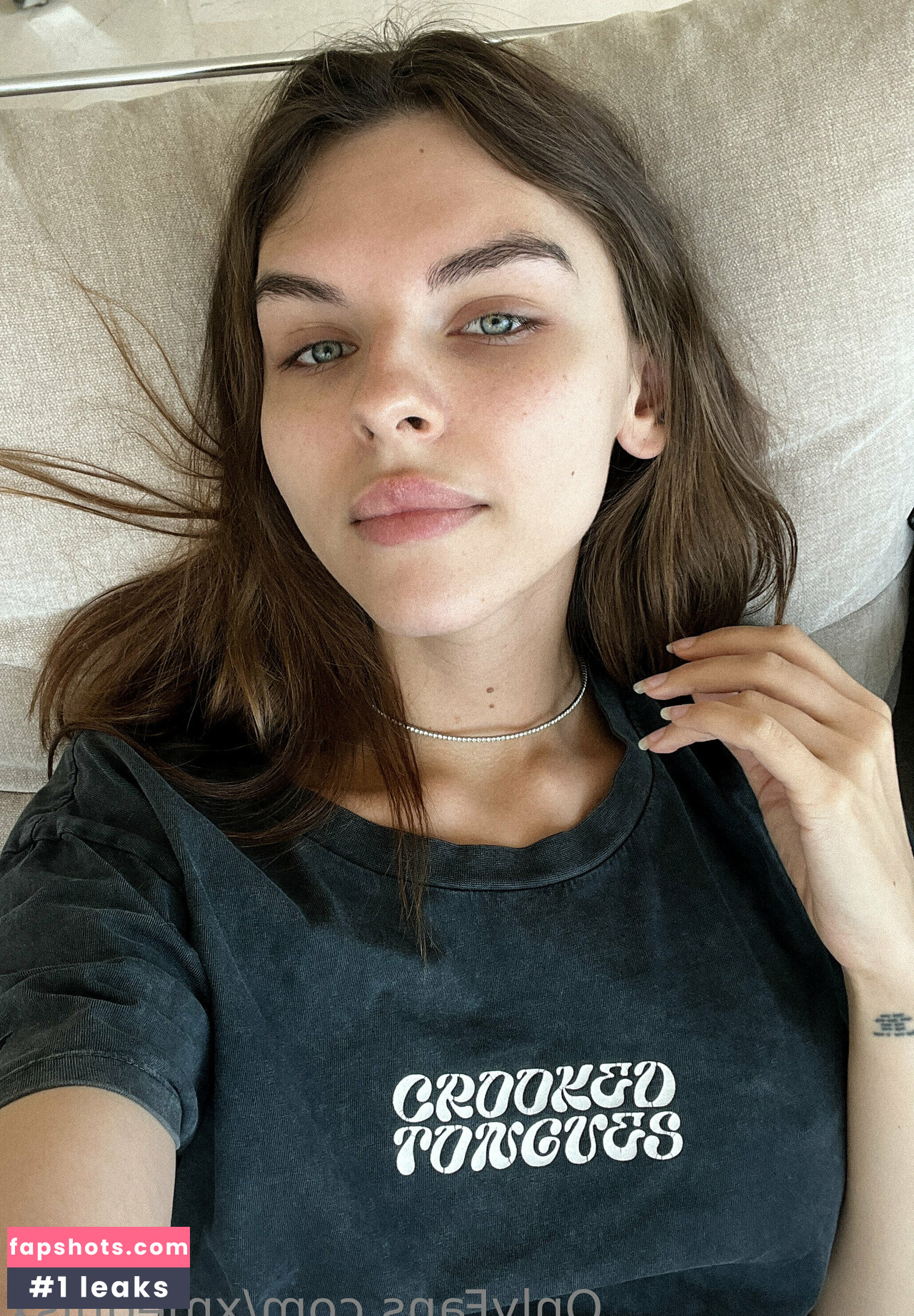 Vika Mednis gallery photo #120