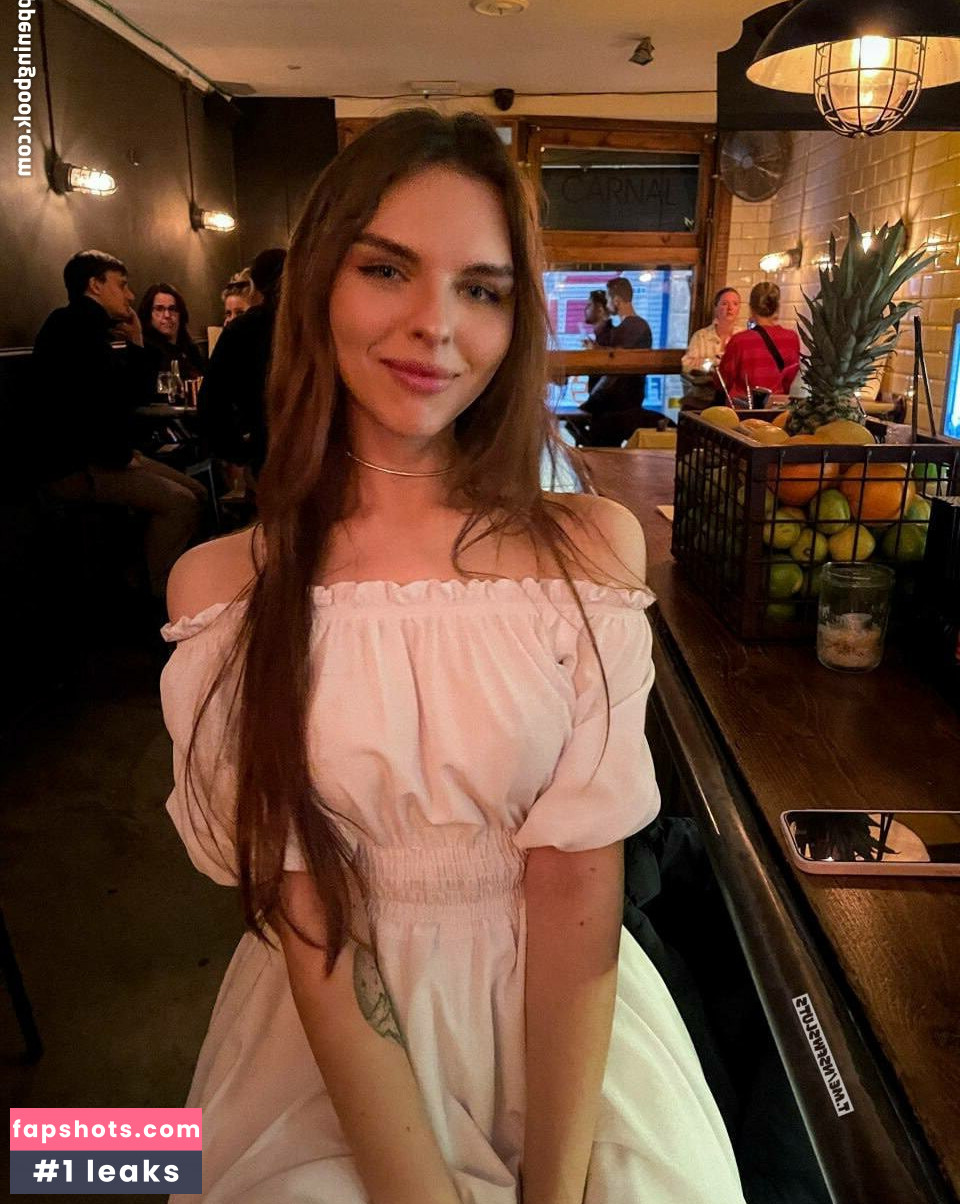 Vika Mednis gallery photo #182