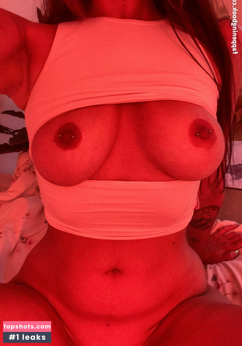 Vika Mednis gallery photo #51