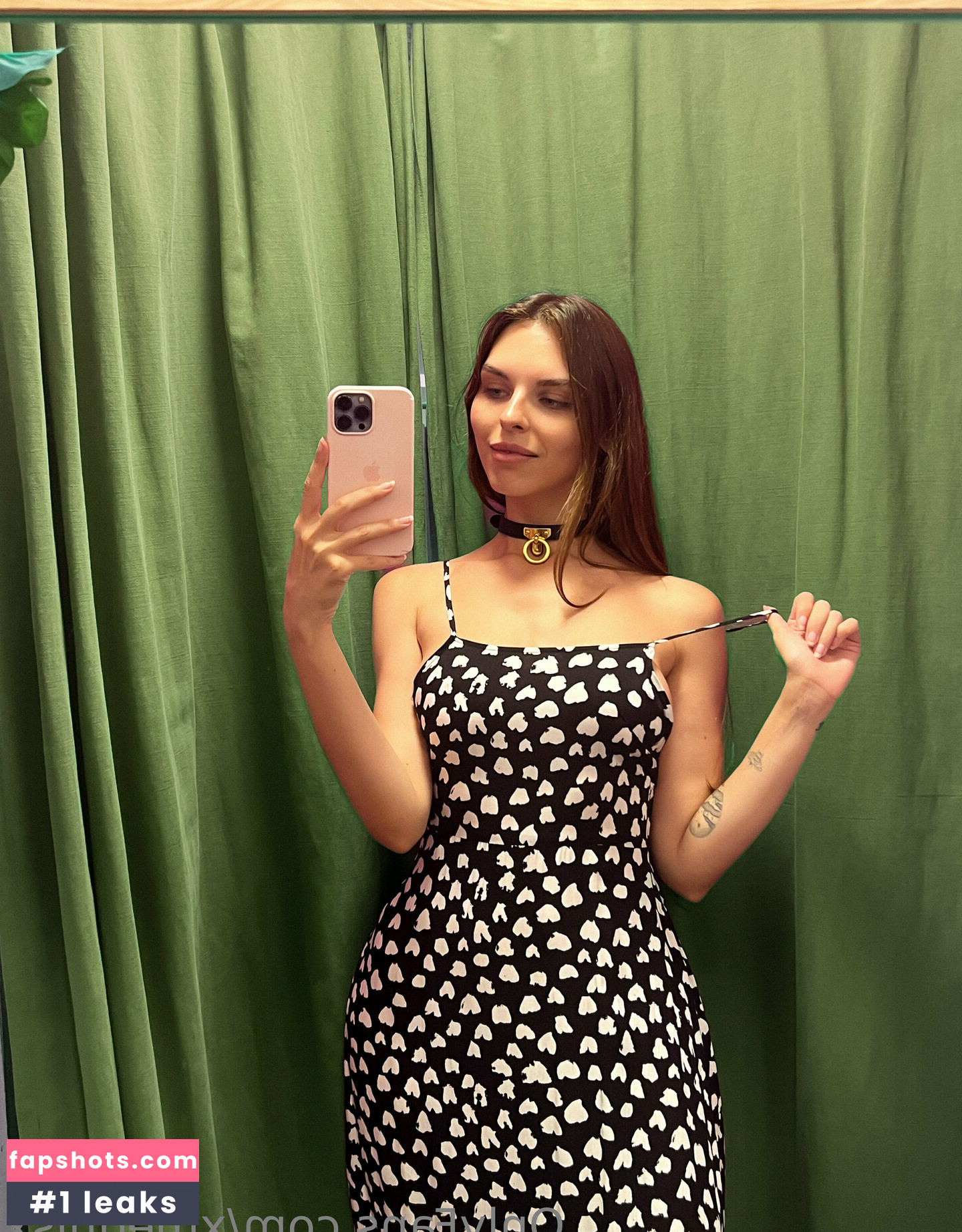 Vika Mednis gallery photo #98