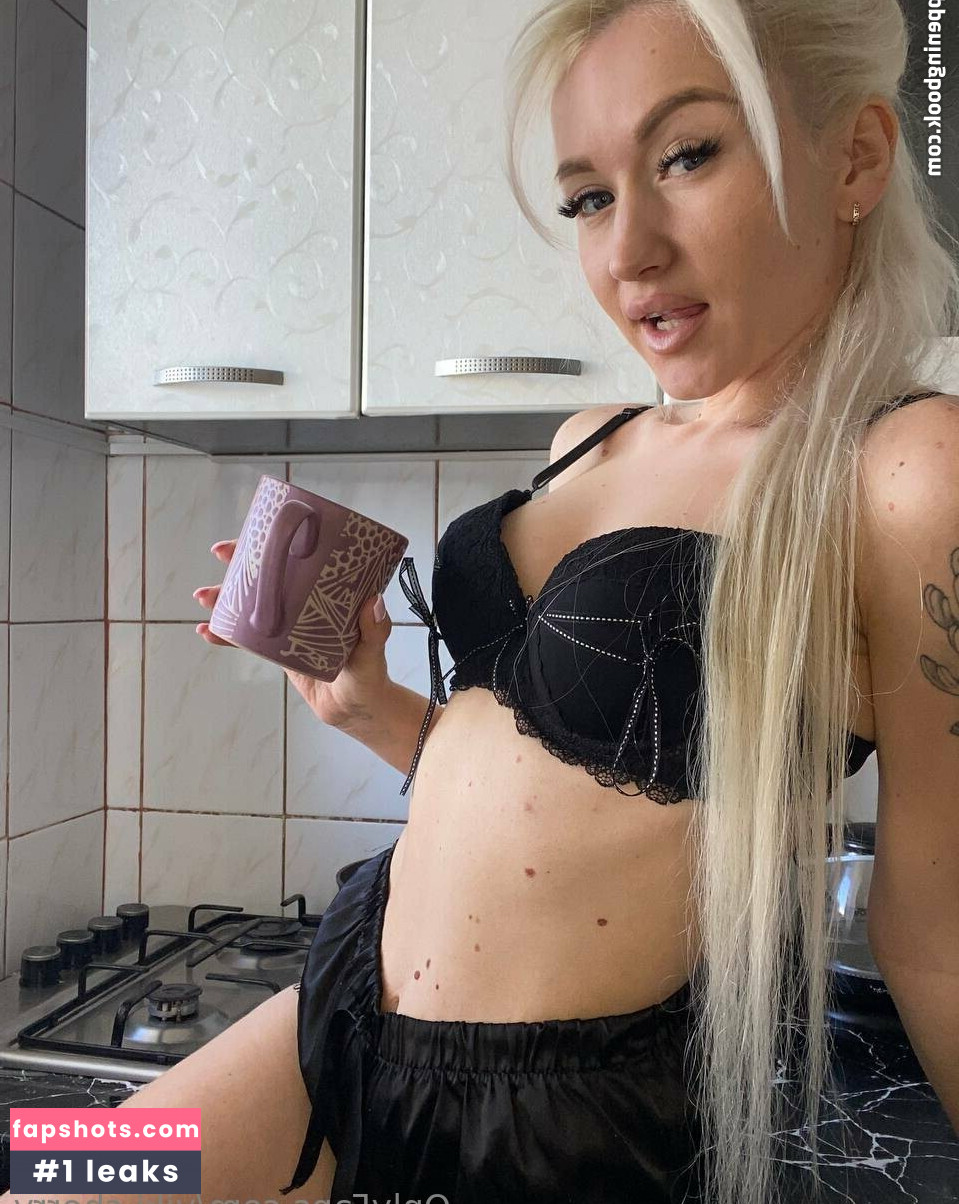 viki.cherry gallery photo #8