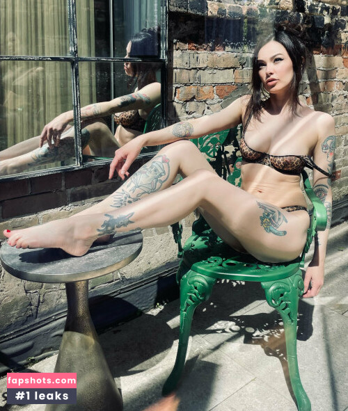 Vikki Blows Nude Leaks OnlyFans Photos #6 - Fapshots